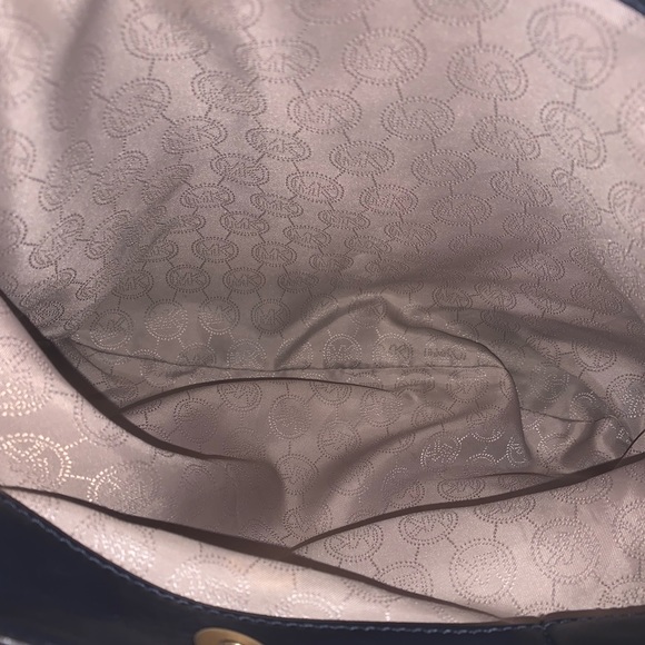 Authentic Michael Kors Fulton Shoulder Tote - Picture 3 of 8